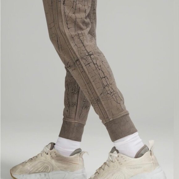 Lululemon Warm Down Joggers 7/8 Length Thread Dye Rover Black Size 4 sweatpants - Picture 3 of 11